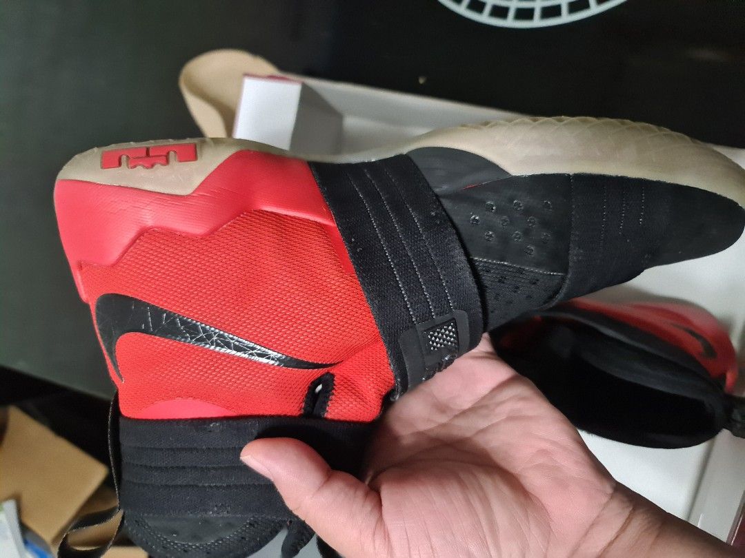 Lebron soldier 10 size 12 top