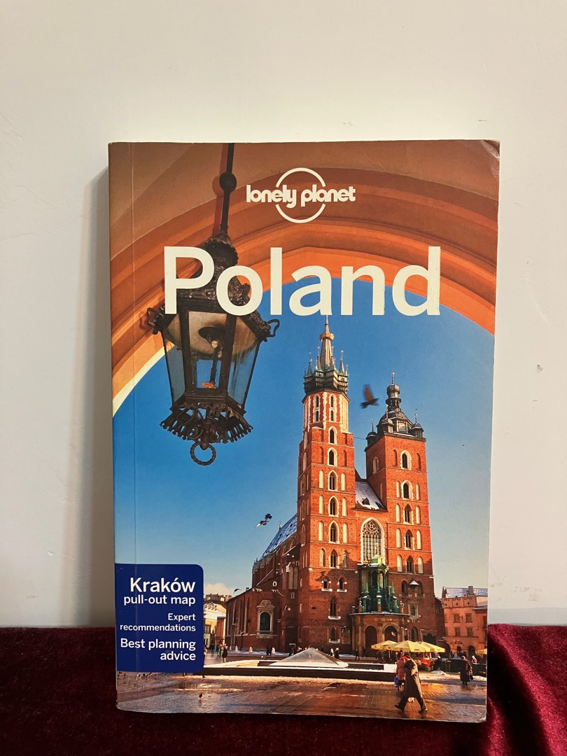 Planet　興趣及遊戲,　旅遊書-　書本及雜誌-　Lonely　文具,　書本　Poland,　Carousell
