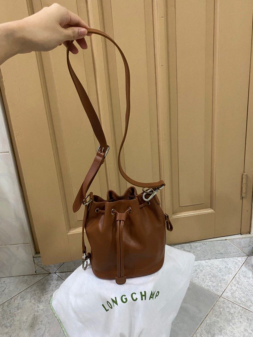 Sale! Long Champ Bucket Bag (Category: Luxury Bags & Wallets) located in Cebu City. Submitted by izacloset (Listing ID 1244038378, Image 2). Description: Color brown. With Dust Bag.