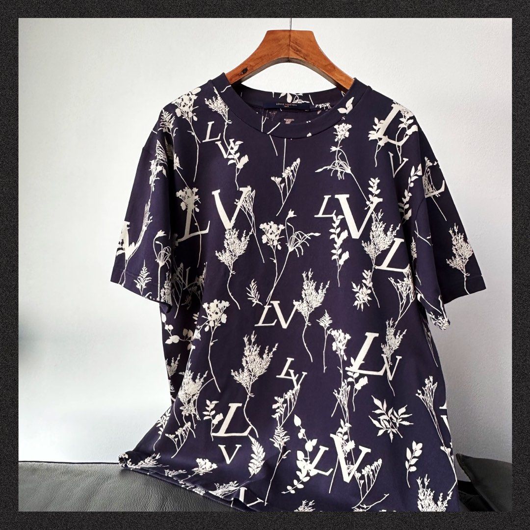 Louis Vuitton Neck Logo LV, Men's Fashion, Tops & Sets, Tshirts & Polo  Shirts on Carousell