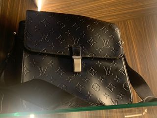 Carousell user tries to sell Louis Vuitton bag for $3.4k -- and