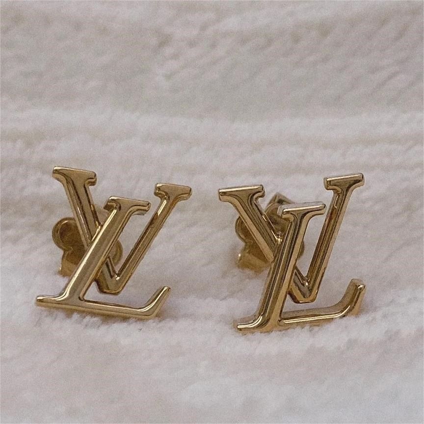 Louis Vuitton Sweet Monogram Hoop Earrings, Women's Fashion, Jewelry &  Organisers, Earrings on Carousell