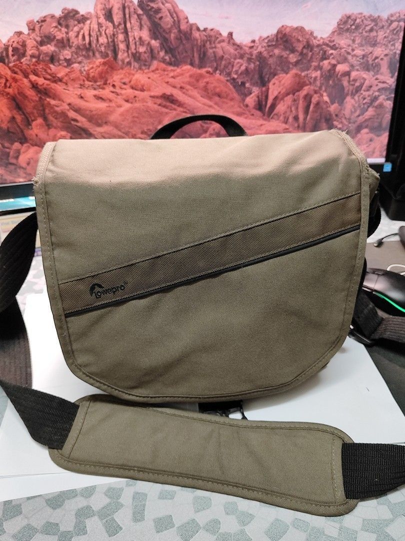 Lowepro Event Messenger 150 Photography Photography Accessories Camera Bags Carriers on Carousell