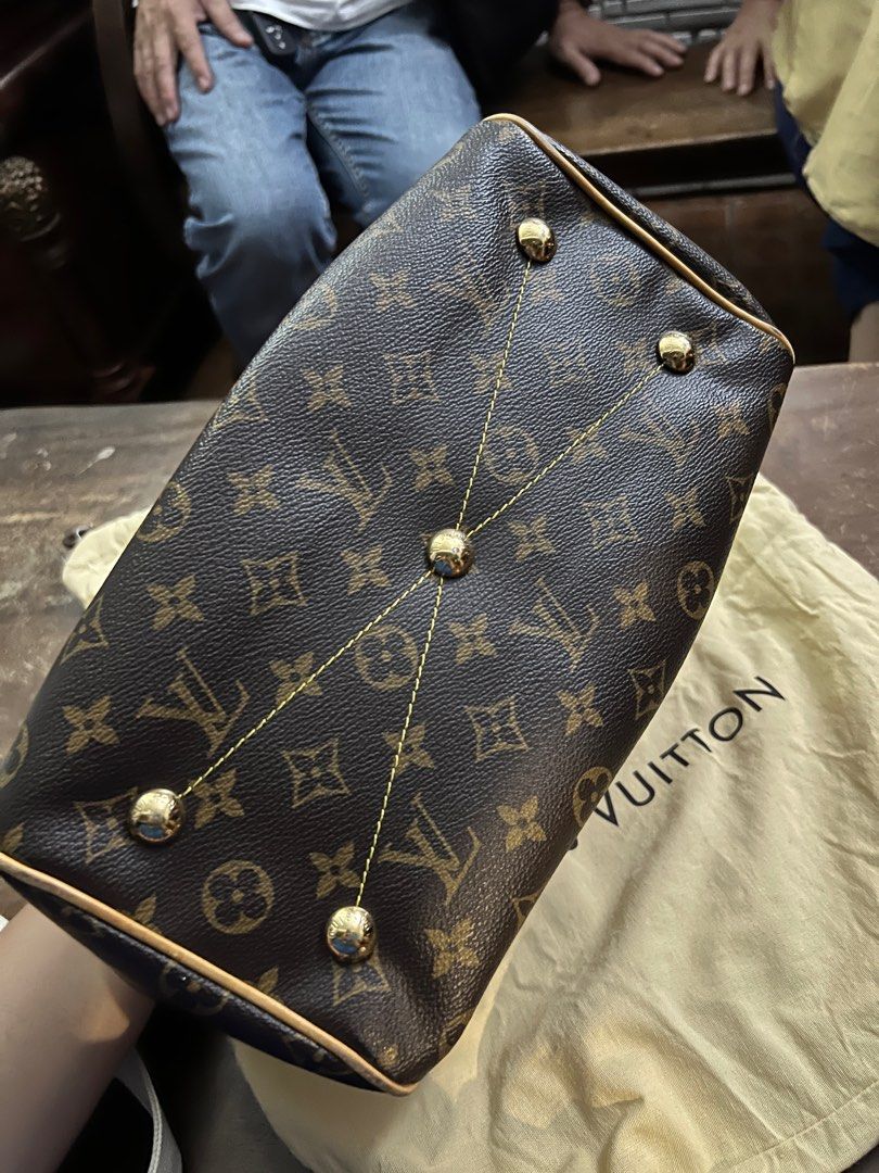 LV tivoli pm handbag (Category: Luxury Bags & Wallets) located in Manila. Submitted by beisebastian (Listing ID 1244016845, Image 3). Description: AUTHENTIC.