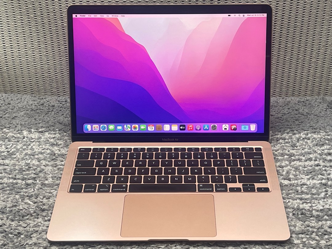 Macbook Air Retina 2020 13'inch Core i3 8gb RAM 256gb SSD Rosegold on