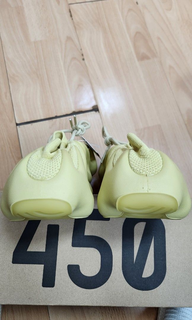 MENS US 14) ADIDAS YEEZY 450 SULFUR, 男裝, 鞋, 波鞋- Carousell