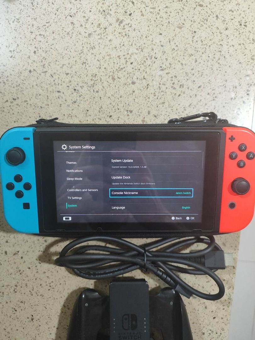 Modded Nintendo Switch full set with accessories and carrier. With 128
