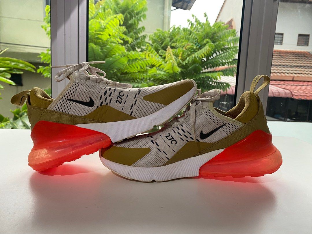 Nike air max deals 270 womens flight gold