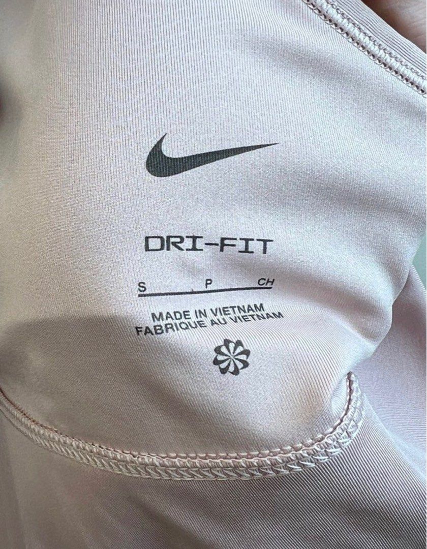 Nike Air Sports Bra (Category: Activewear) located in Manila. Submitted by bqthings (Listing ID 1243901388, Image 3). Description: Used twice only; good as new Bought at Nike Store .