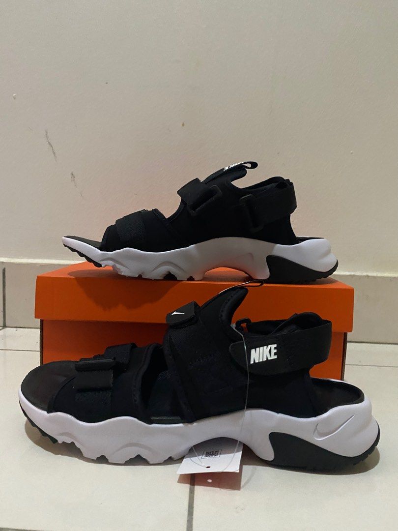 Nike sandals deals canyon
