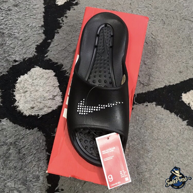 mens nike shower shoes