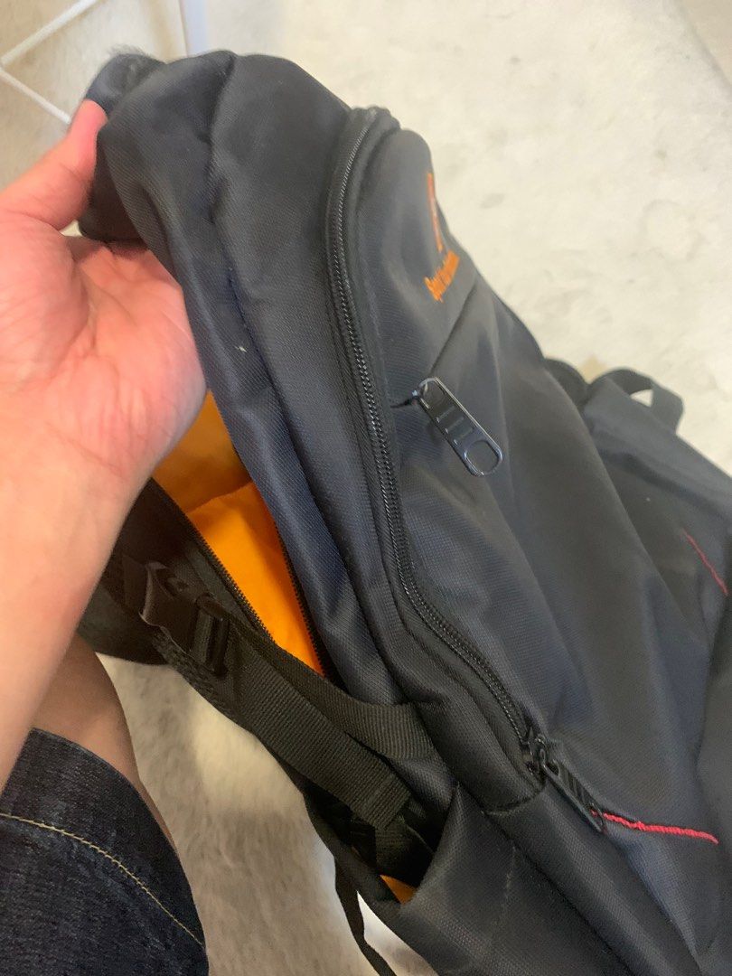 NUS MBA backpack, Men's Fashion, Bags, Backpacks on Carousell