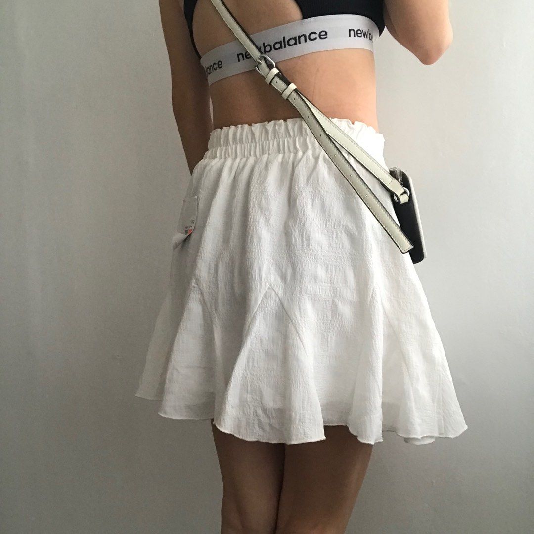 Forever 21 hotsell white flowy skirt