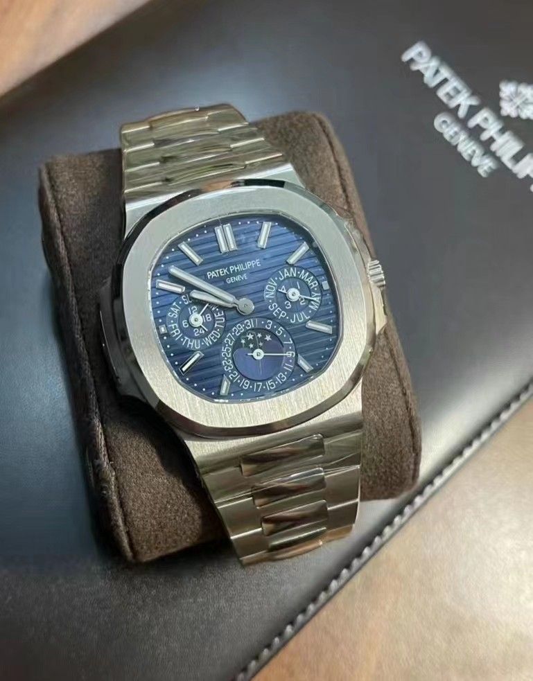 Patek philippe nautilus hotsell perpetual calendar 5740g