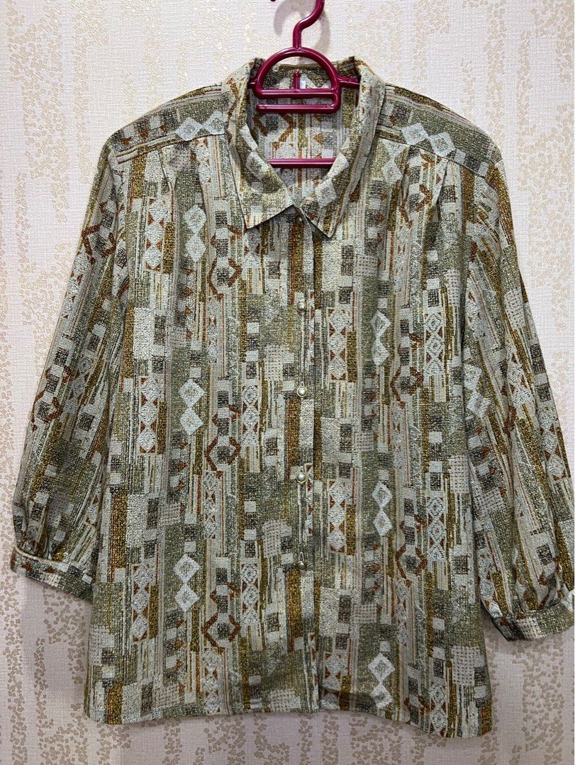 pattern blouse (Category: Blouses) located in Kuala Lumpur. Submitted by f4iya_ (Listing ID 1244011745, Image 1). Description: like new, no defect can fit till m .