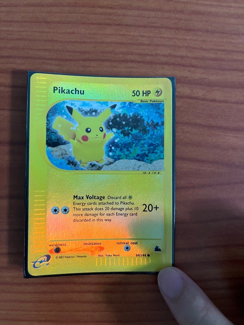 Pikachu Skyridge reverse holo 84/144 Vintage, Toys & Collectibles