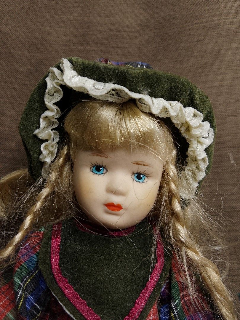 Porcelain Doll 7.5" tall (Category: Figurines & Statues) located in Manila. Submitted by peebeees (Listing ID 1244075009, Image 3). Description: Size: 7.5 " tall need dusting and cleaning item will be transported from our house in Marilao to our shop in QC pick up thru Lalamove pin landmark Balingasa Health center 09275377489 we do bus shipping ,J&T pick up ,LBC Schedule of shipping every Saturday. MOP: Gcash,bdo,bpi,metrobank these are all prelo