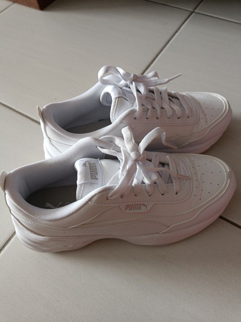 Puma white store sneakers soft foam
