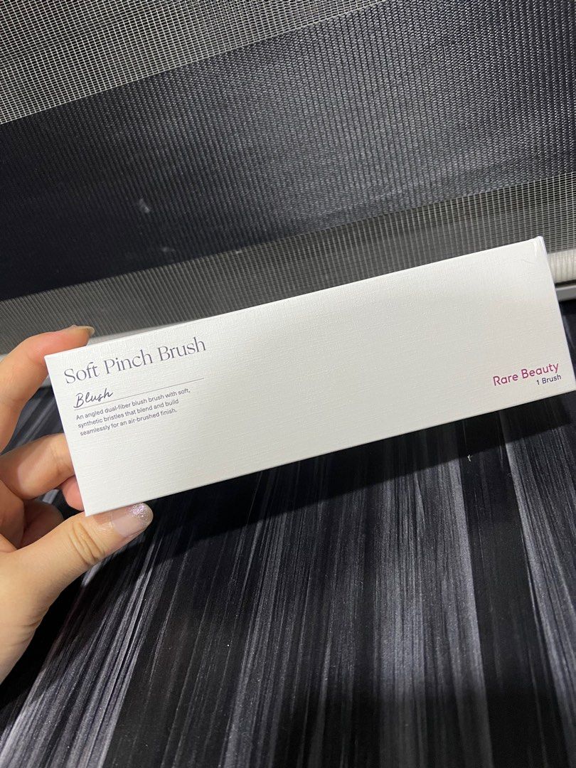 Rare Beauty Soft Pinch Blush Brush, Beauty & Personal Care, Face