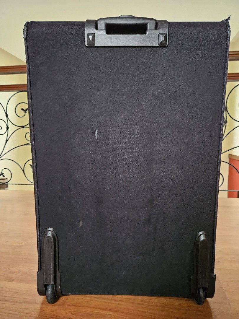 Samsonite suitcase 30 inch x 20 inch x 12 inch, Hobbies & Toys, Travel