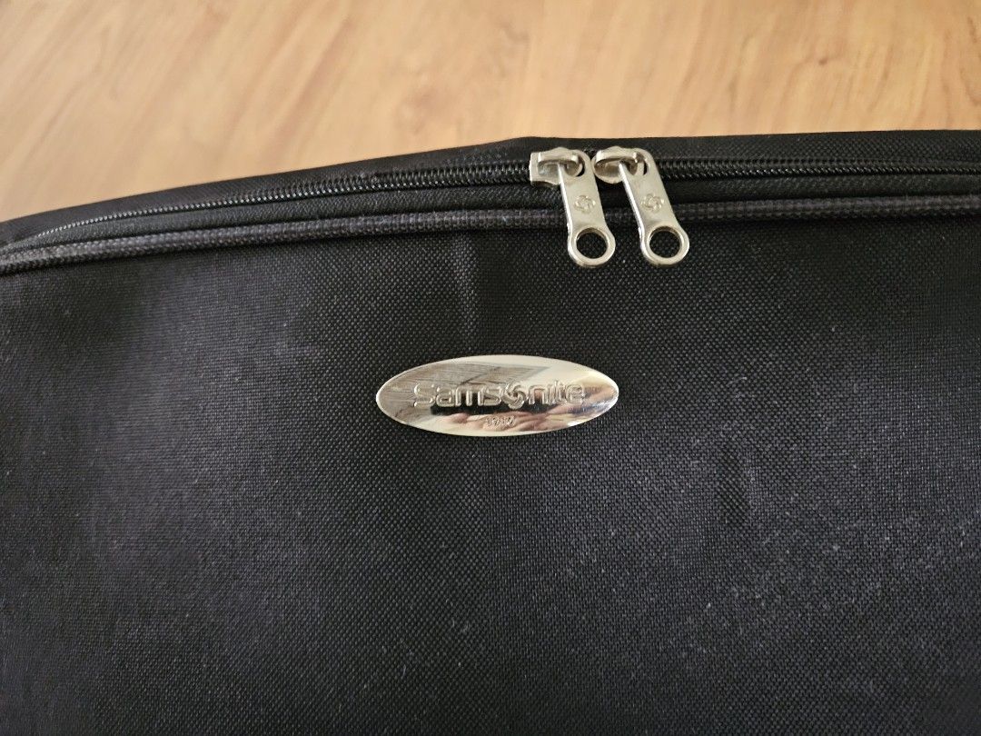 Samsonite suitcase 30 inch x 20 inch x 12 inch, Hobbies & Toys, Travel