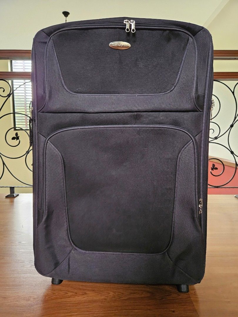 Samsonite suitcase 30 inch x 20 inch x 12 inch, Hobbies & Toys, Travel