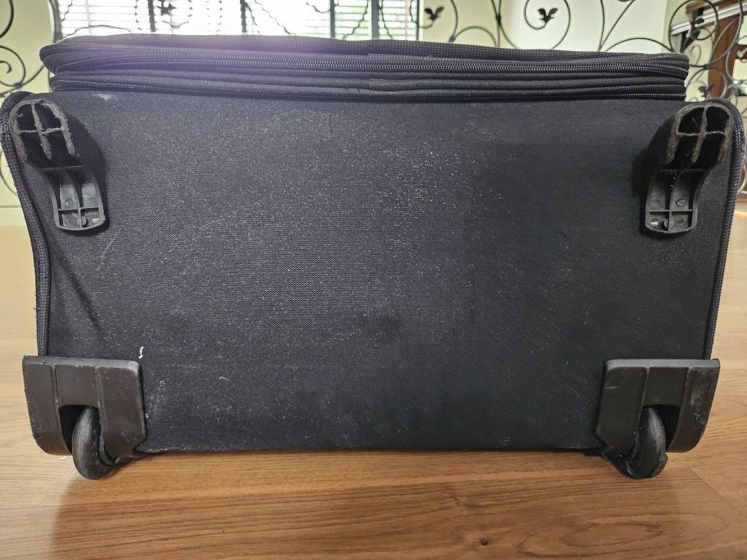 Samsonite suitcase 30 inch x 20 inch x 12 inch, Hobbies & Toys, Travel