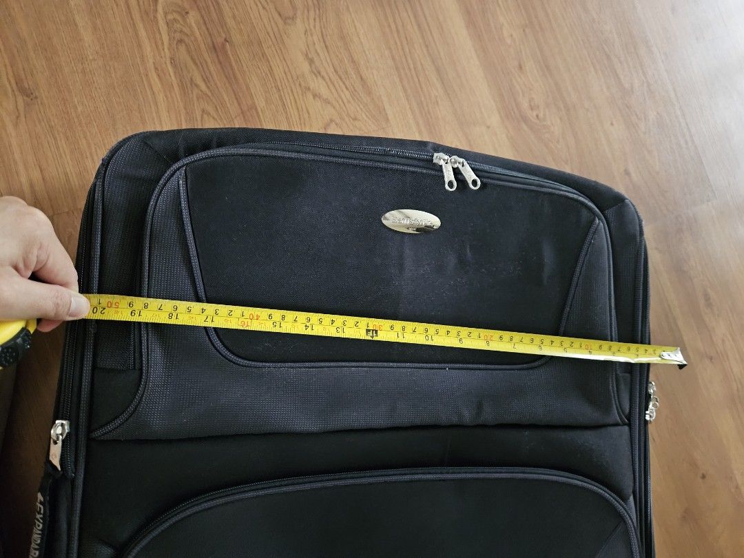 Samsonite suitcase 30 inch x 20 inch x 12 inch, Hobbies & Toys, Travel