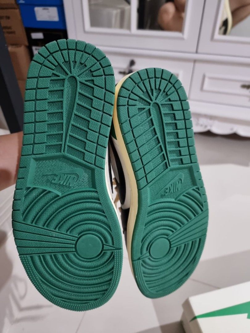 sepatu jordan x travis scott