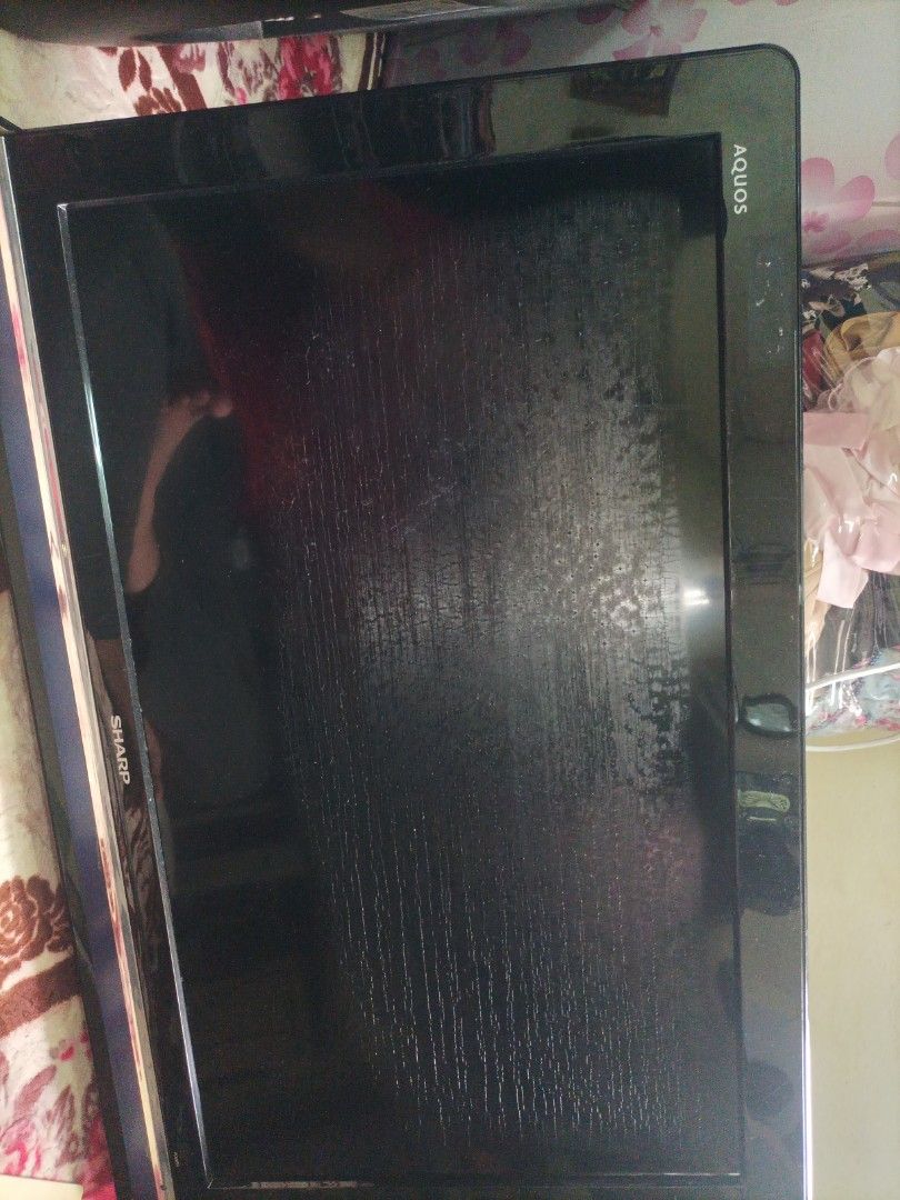 Sharp 32 inch LCD TV (ada defect pada screen dan remote tidak berfungsi