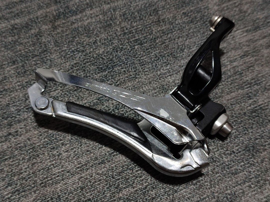 Shimano 105 Front Derailleur FD5800, Sports Equipment, Bicycles