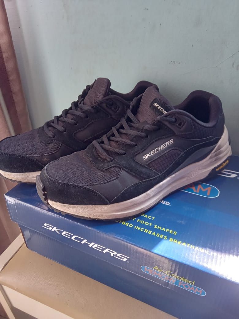 Skechers Global Jogger Original on Carousell
