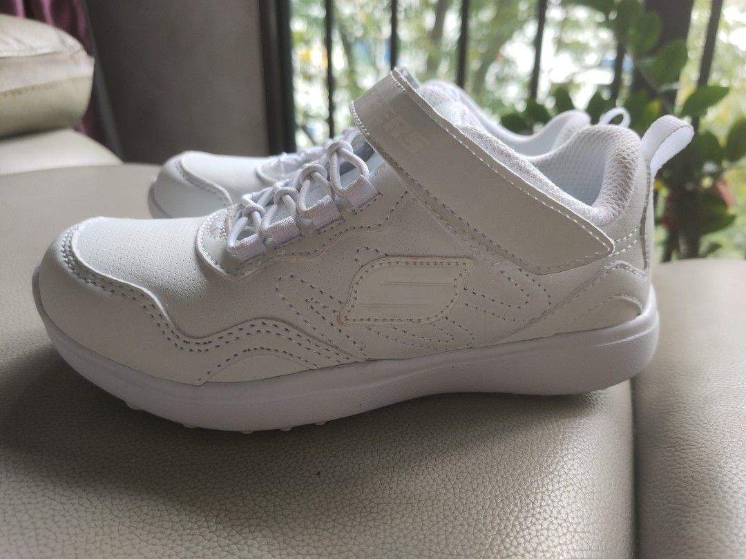 Kids sale white sketchers