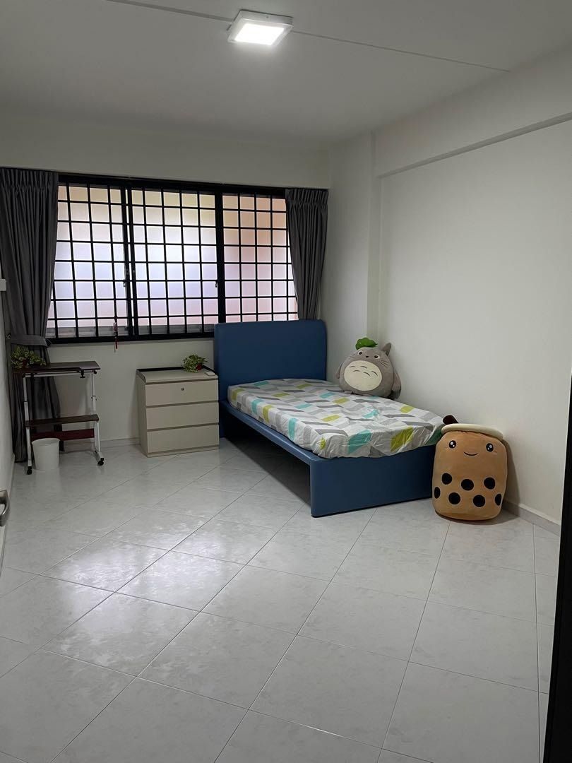 Spacious Common room in Tampines ( Imm. Availability, for single pax