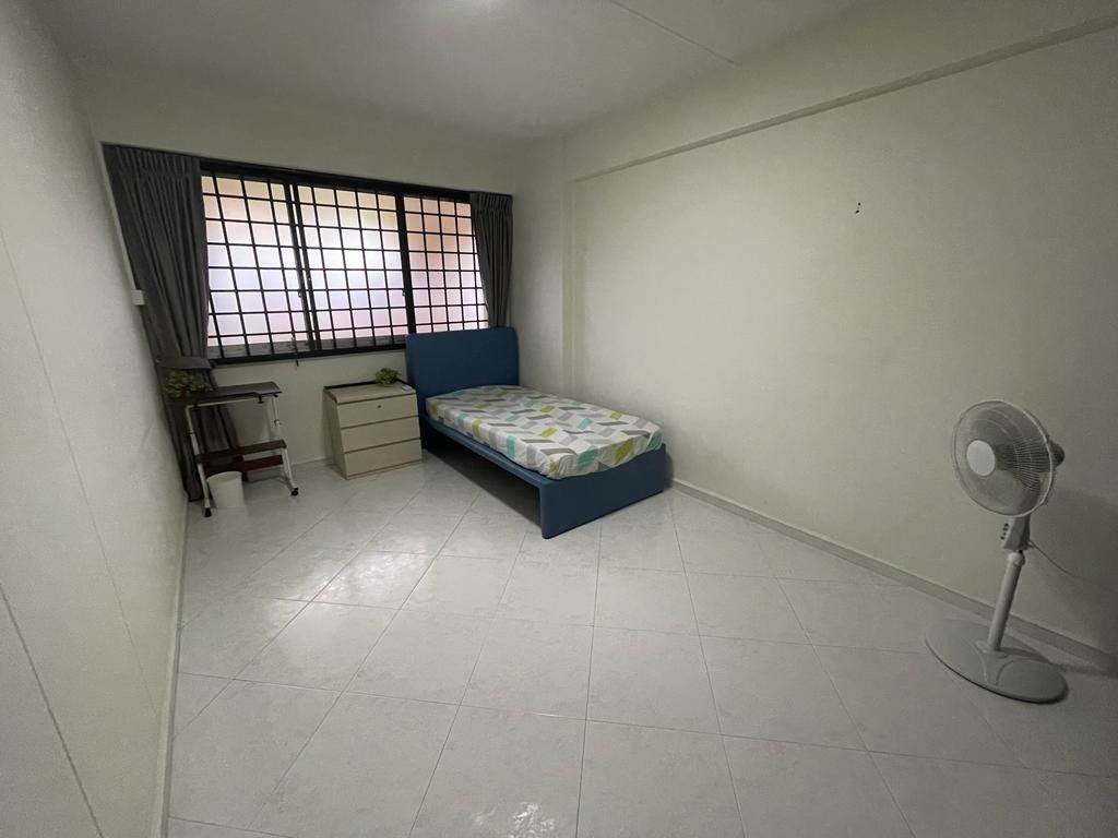 Spacious Common room in Tampines ( Imm. Availability, for single pax