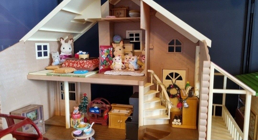 Sylvanian families primrose lodge top