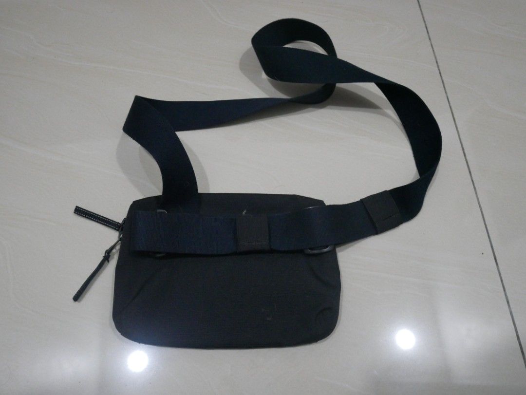 Timbuk2 slingshot hotsell crossbody bag