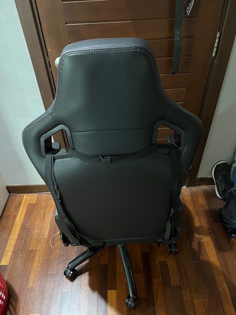 Tomaz Syrix II Gaming Chair, Furniture & Home Living, Furniture, Chairs ...