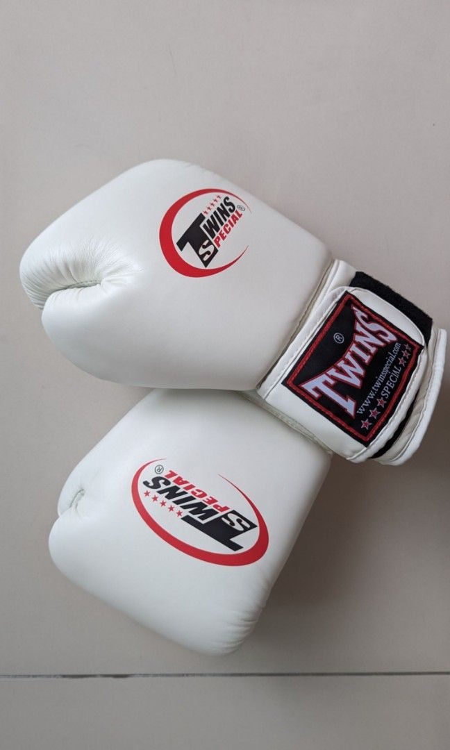 TWINS 14Oz Boxing Gloves Sports Equipment Other Sports Equipment