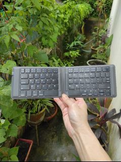 Ultra Thin Slim Foldable Bluetooth Keyboard USB Type-c