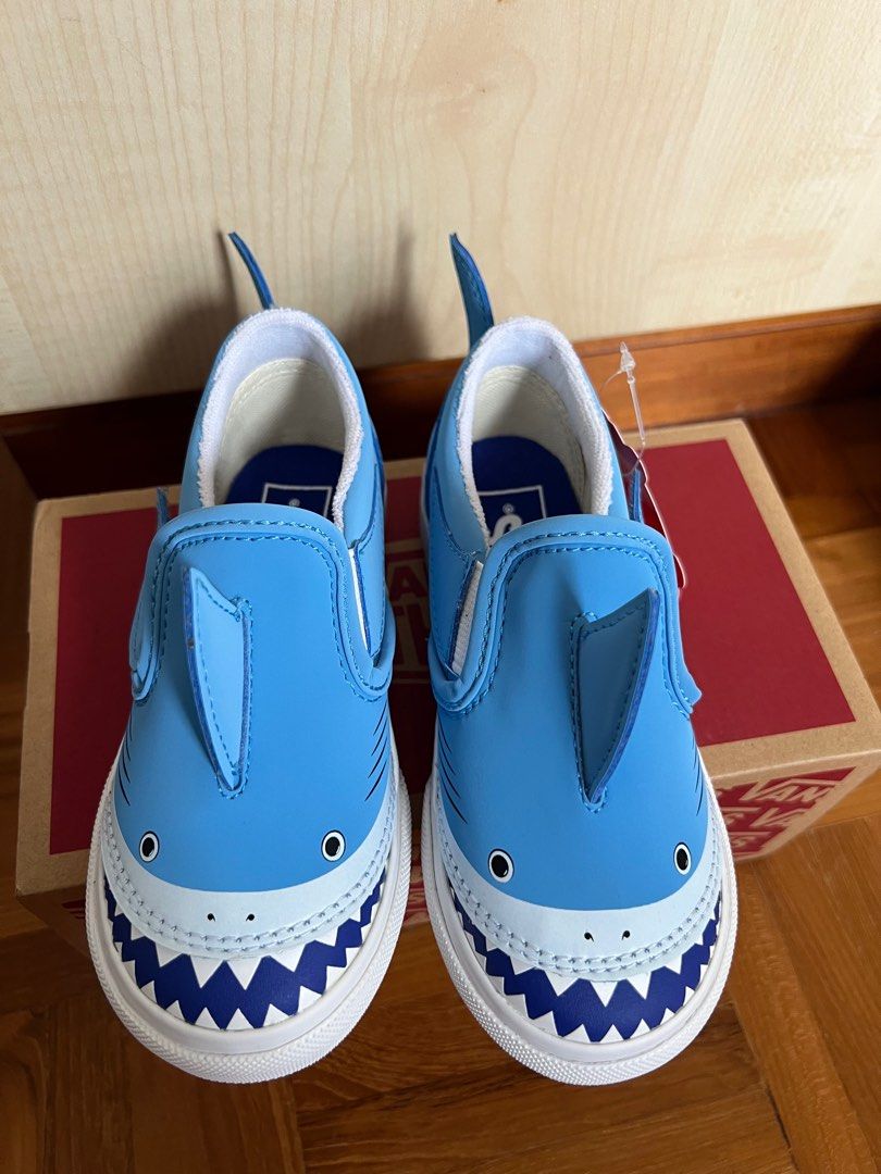 Vans boys deals shark shoes