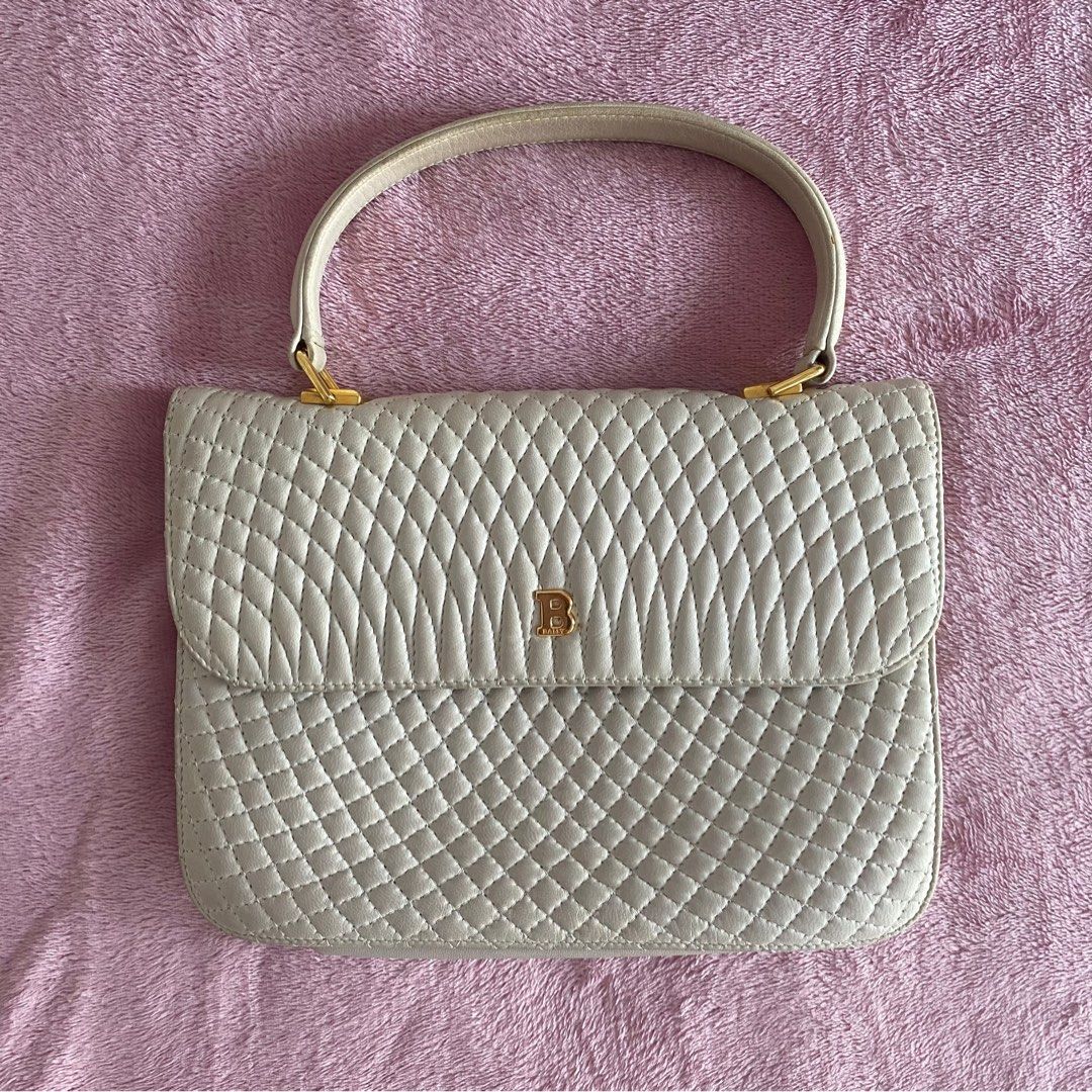 Vintage Bally Top Handle Bag (Category: Luxury Bags & Wallets) located in Dasmarinas. Submitted by shop.ysaa (Listing ID 1243947632, Image 1). Description: .