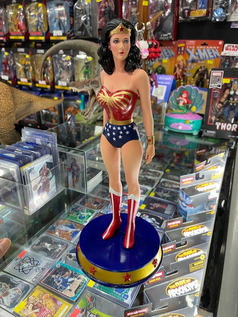Wonder woman lynda carter top doll