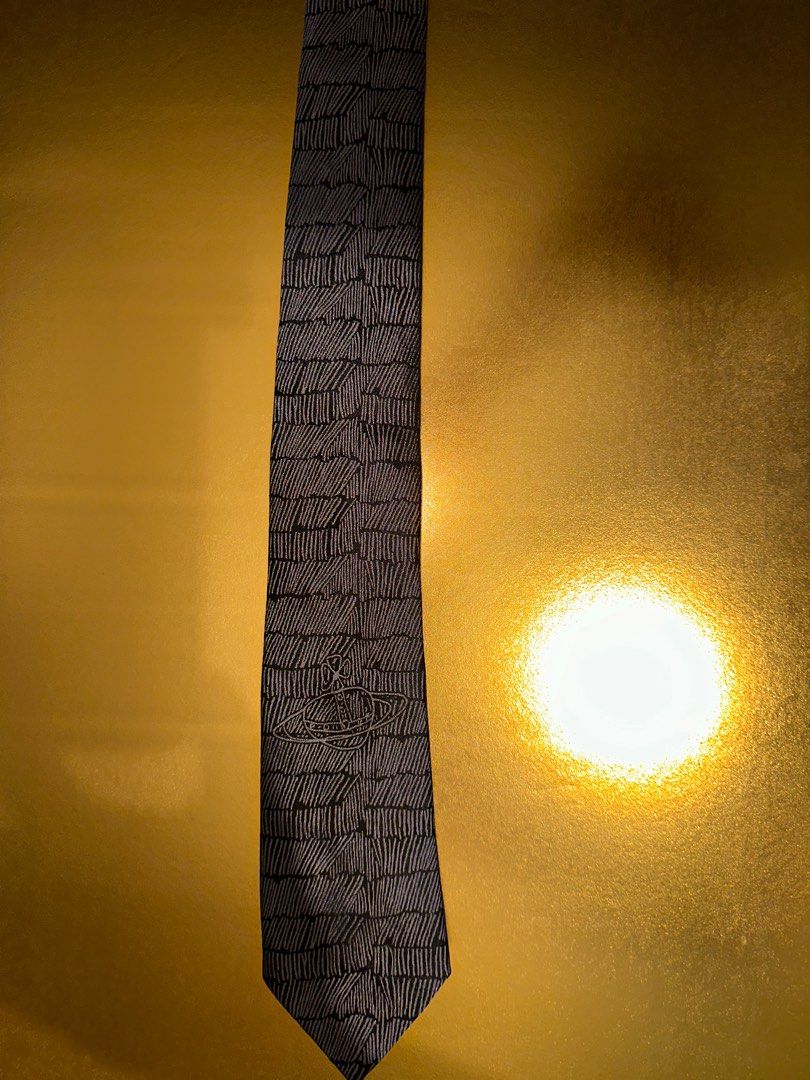 vivienne tie