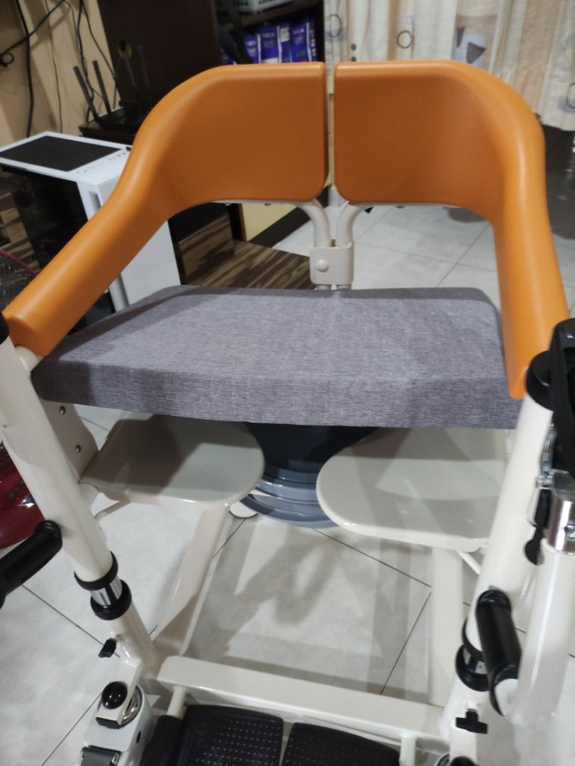 Wheelchair Transfer Patient to Toilet, Health & Nutrition, Medical