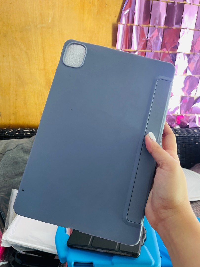 Xiaomi Pad 5/5 Pro Case (Category: Cases & Sleeves) located in Mandaluyong City. Submitted by co.case (Listing ID 1243922450, Image 2). Description: with Minimal dirt, Matte..
