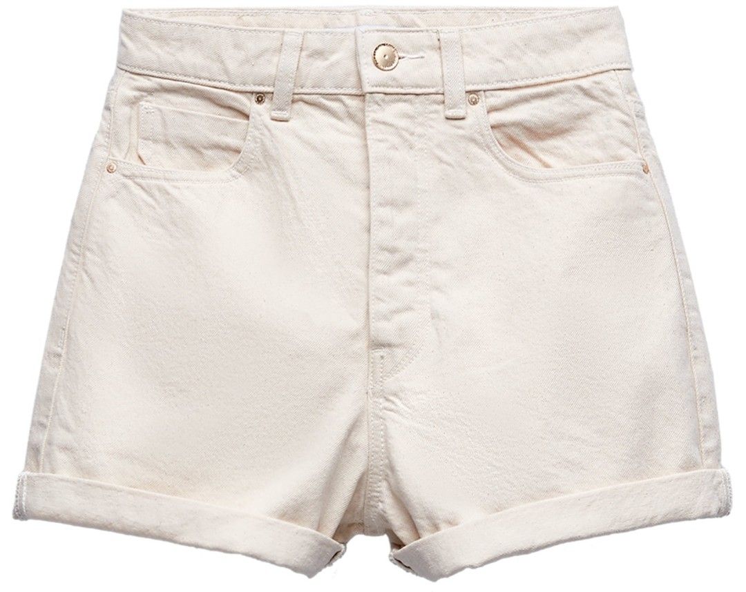 Zara white denim mom shorts (Category: Jeans) located in Quezon City. Submitted by charott (Listing ID 1243823305, Image 1). Description: Used once only to tight on me.