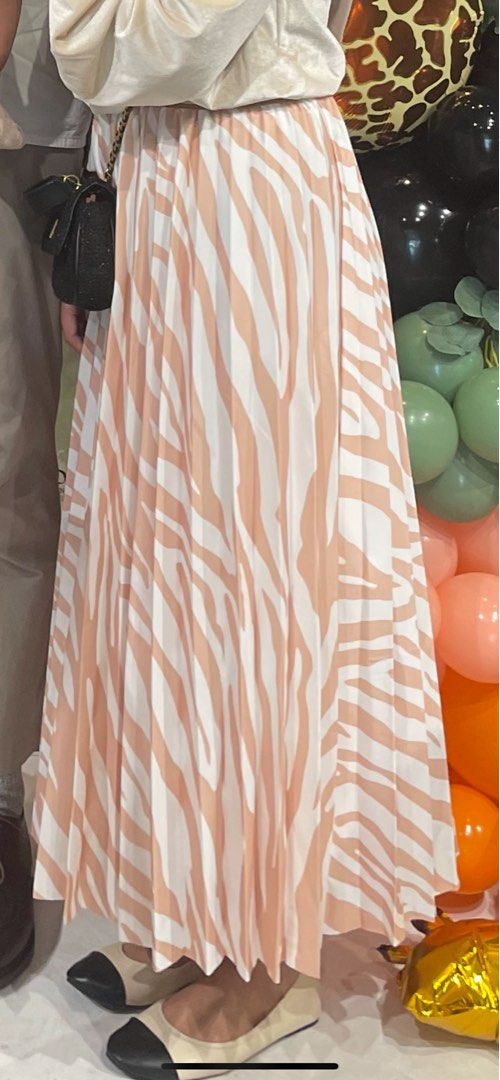 Pink zebra sale pleated skirt