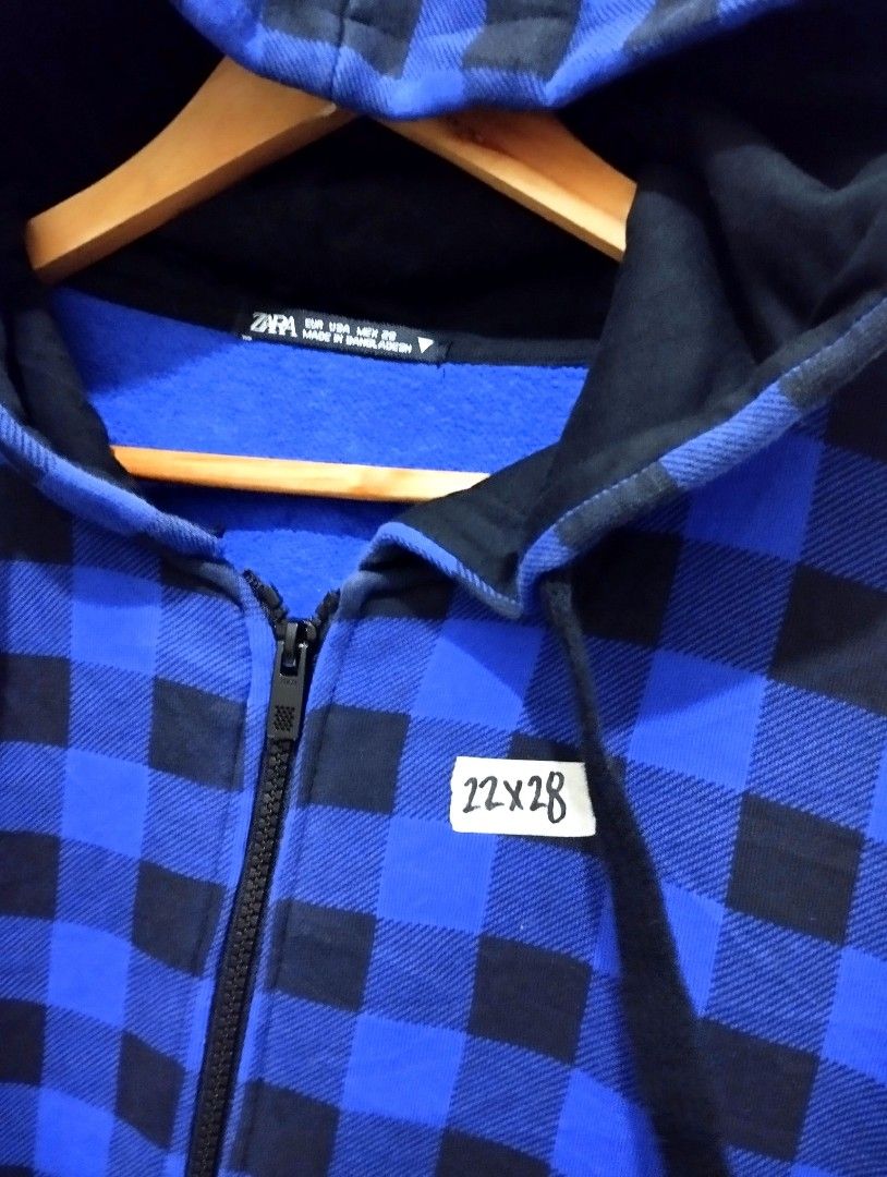LARGEZARA CHECKERED FULLZIP HOODIE JACKET on Carousell