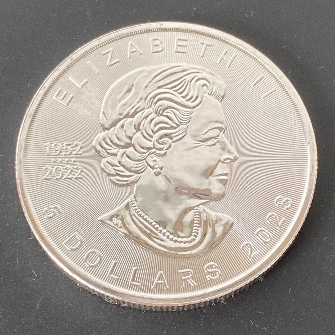 加拿大楓葉銀幣1盎司最後一年英女皇頭像, 女裝, 手錶及配件, 其他飾物- Carousell